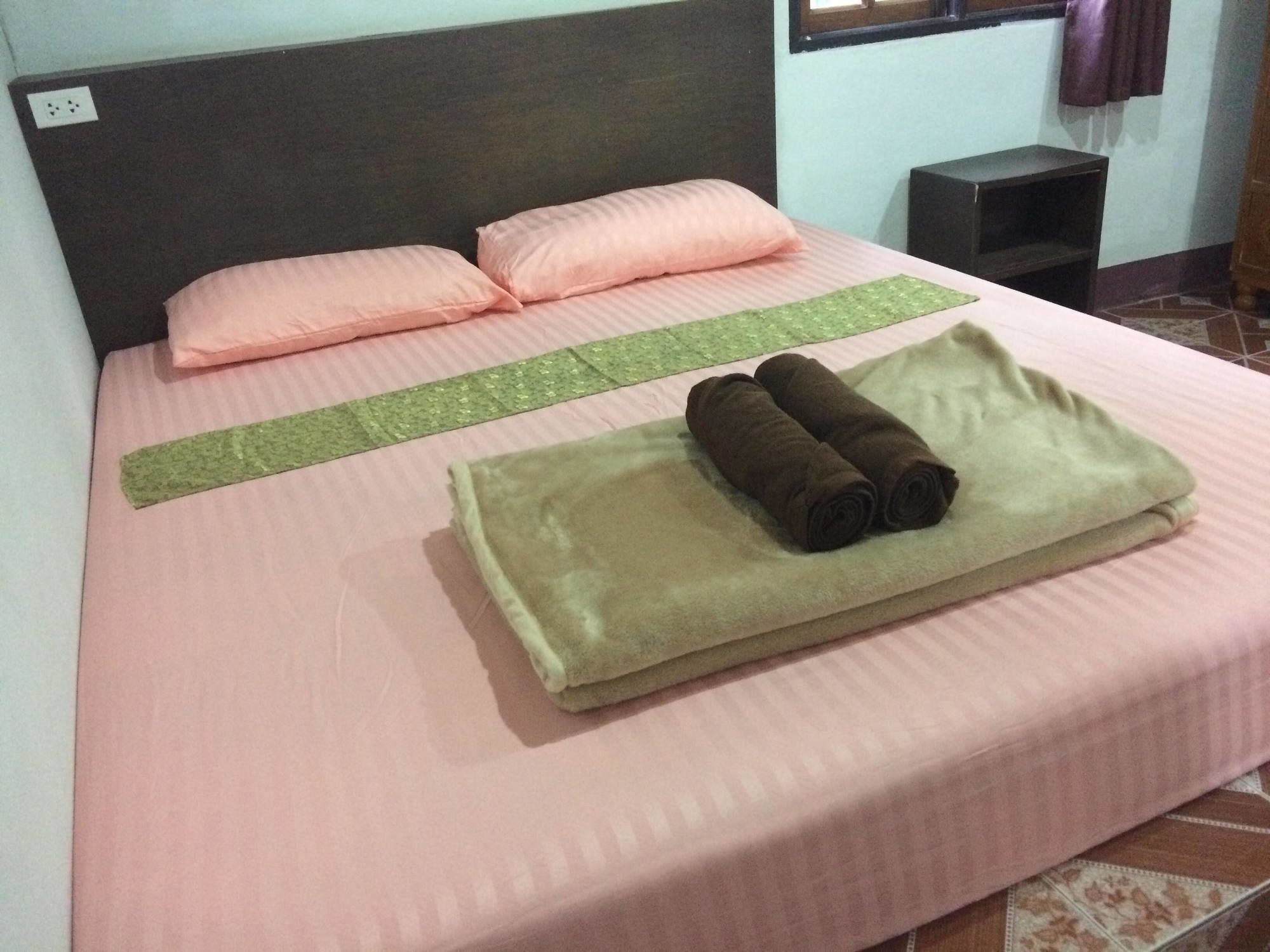 Hide-In House Hotell Ko Lanta Exteriör bild