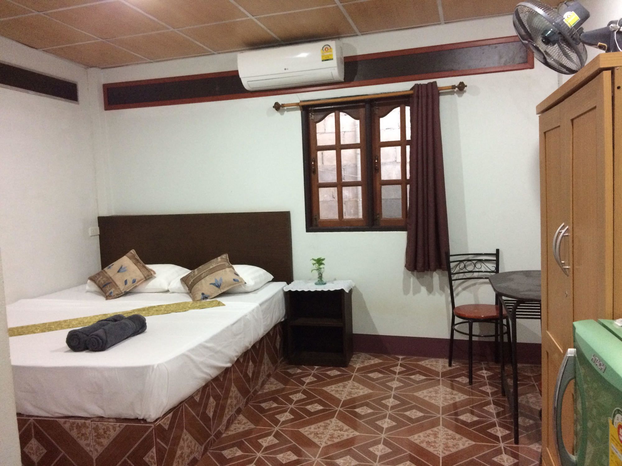 Hide-In House Hotell Ko Lanta Exteriör bild