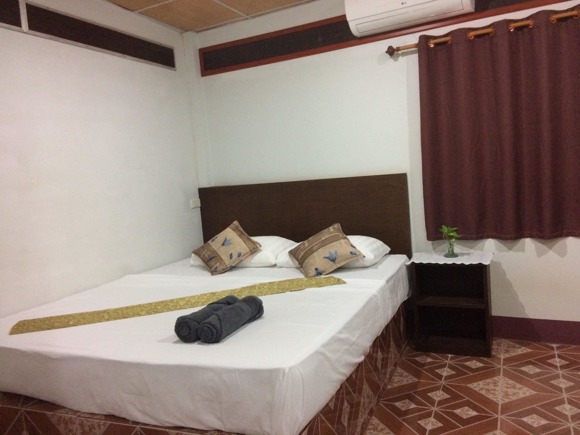 Hide-In House Hotell Ko Lanta Exteriör bild